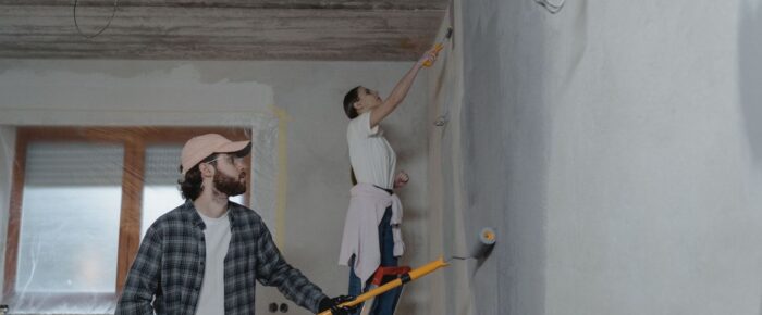 Takmaling uten skjolder: Teknikkene bak feilfrie store flater i krevende slepelys Takmaling uten skjolder: Teknikkene bak feilfrie store flater i krevende slepelys
